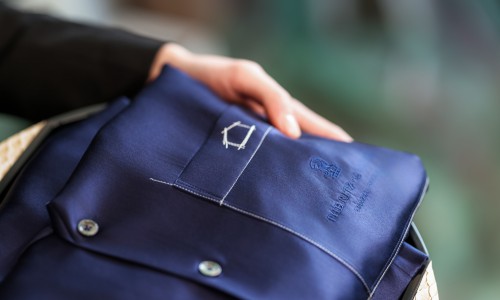 体感科学服饰品牌蕉内联动上海浦东丽思卡尔顿酒店以丝丝701Home真丝睡衣,定义悦己生活新意